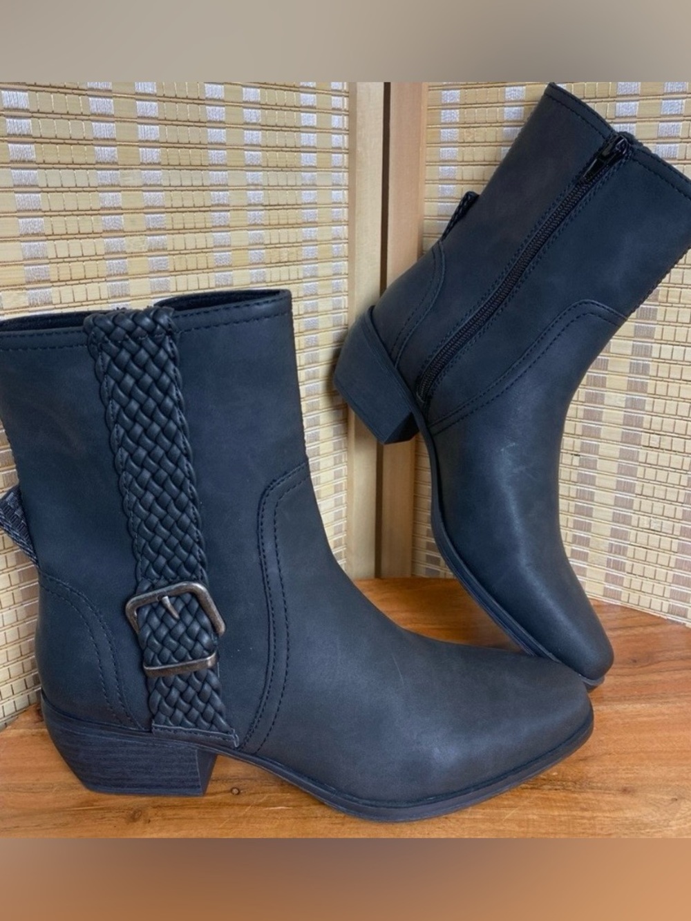 Rocket Dog Woman’s 6.5 Whist Black Braided Buckle Western Ankle Boot NWOT